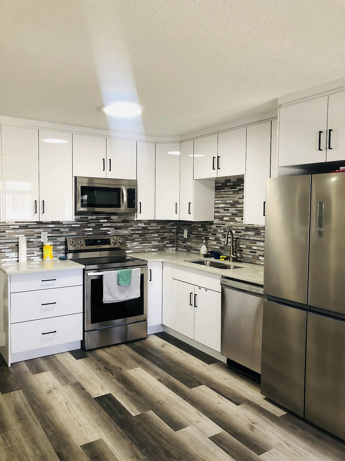 Edmonton 3 bedrooms Fourplex for rent. Property photo: 684421-1