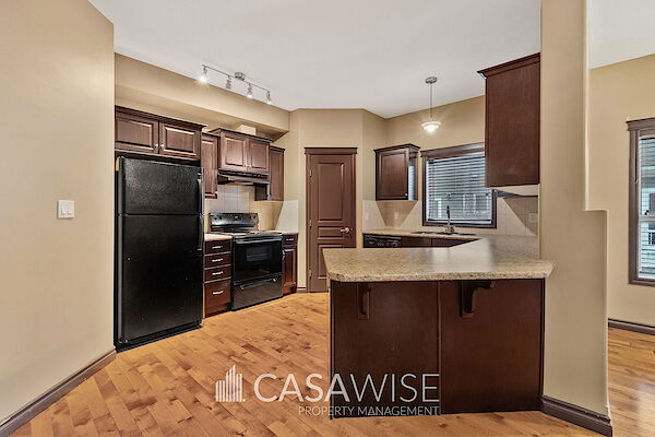 Leduc 3 bedrooms Townhouse for rent. Property photo: 684539-2