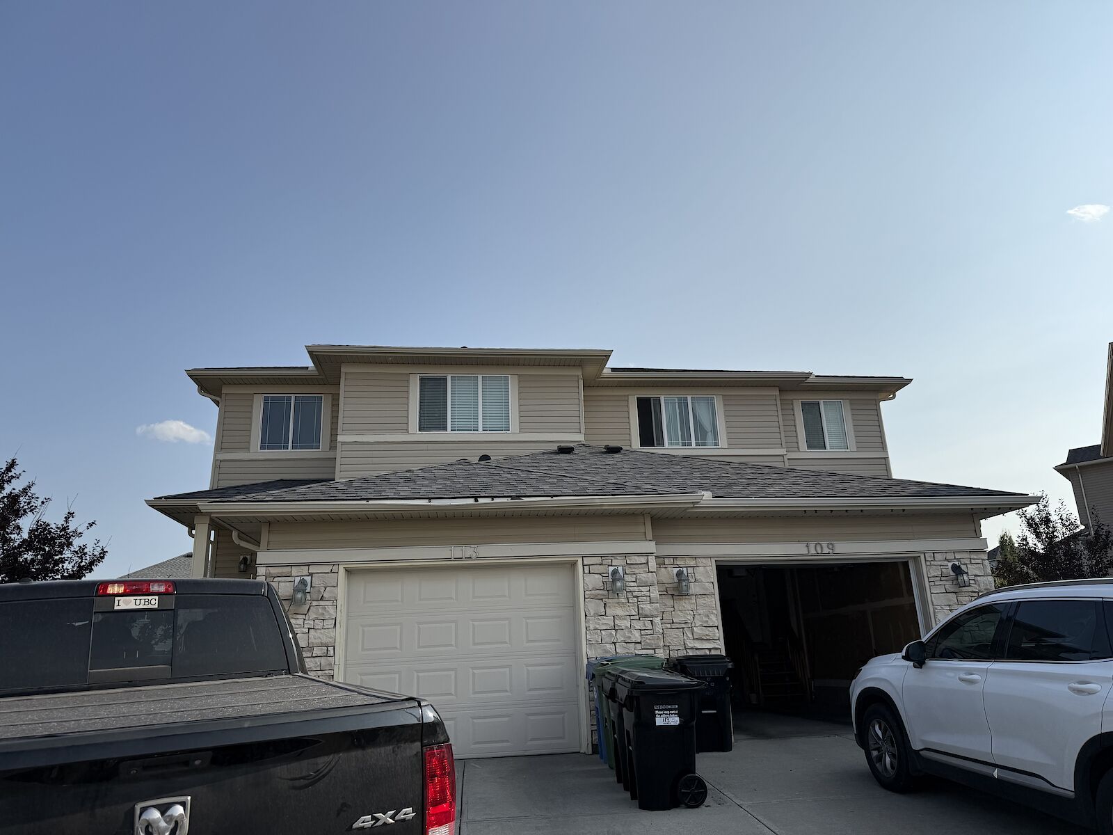 Calgary 3 bedrooms Duplex for rent. Property photo: 684541-1