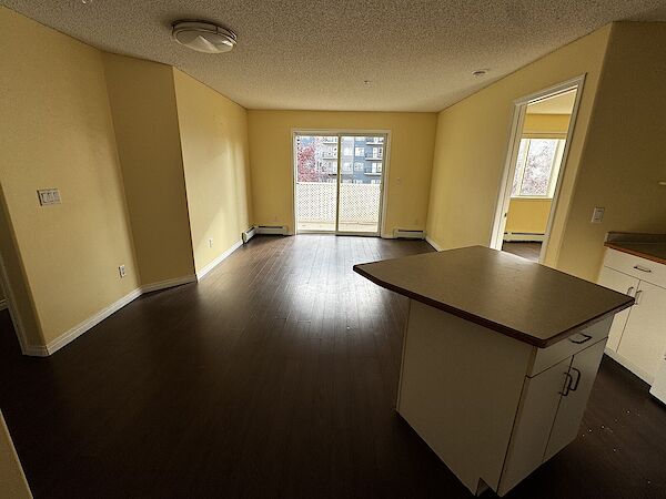 Edmonton 2 bedrooms Condo Unit for rent. Property photo: 684674-3