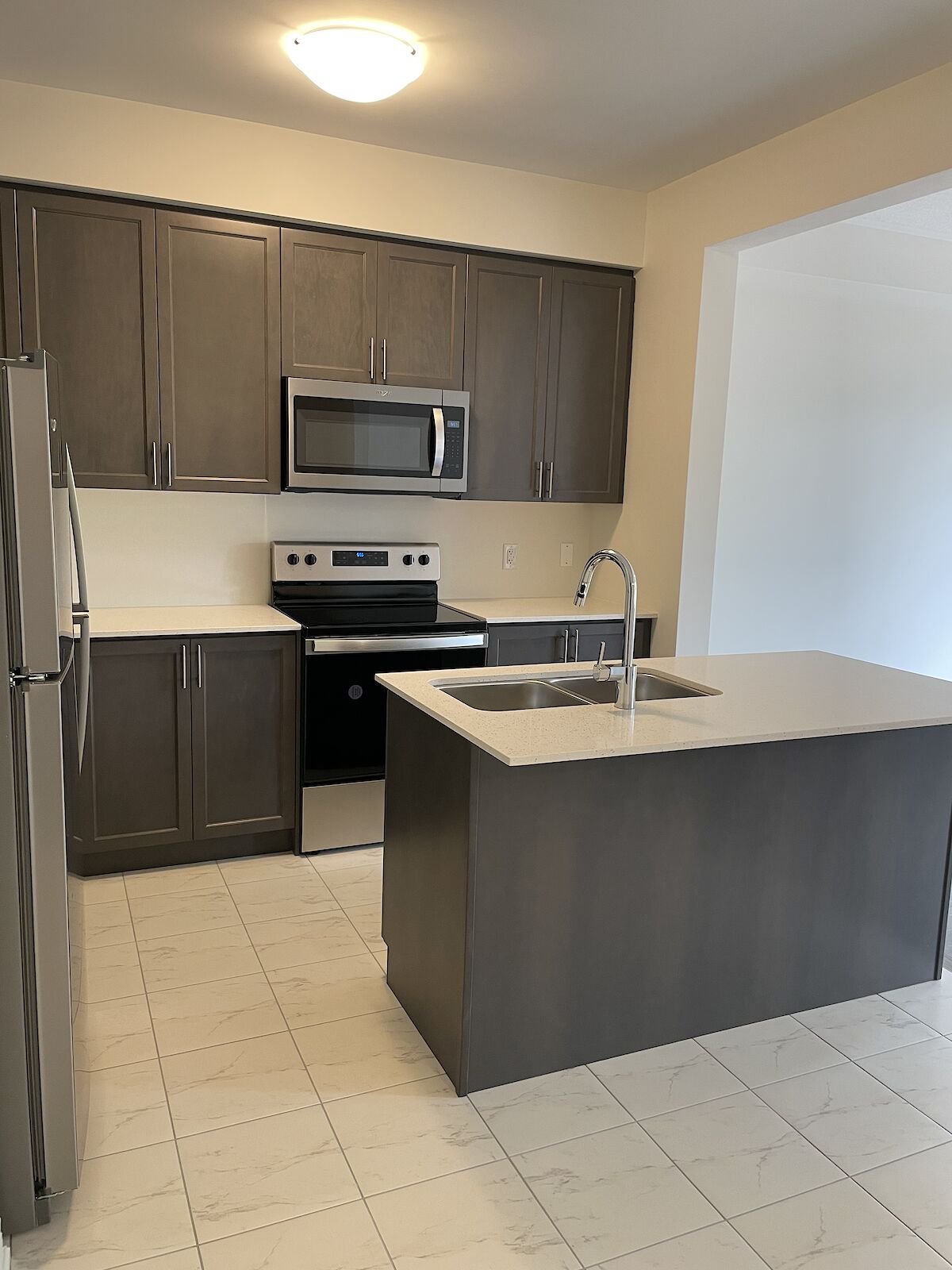 Kitchener 4 bedrooms Townhouse for rent. Property photo: 684726-1