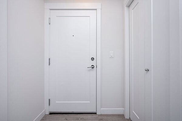 Calgary 2 bedrooms Condo Unit for rent. Property photo: 684765-2