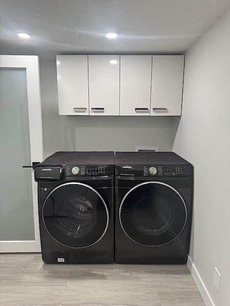 Calgary studio Basement for rent. Property photo: 684840-3