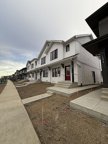 Edmonton 3 bedrooms House for rent. Property photo: 684841-2