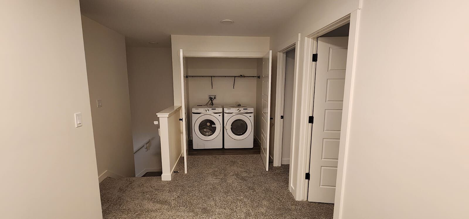 Edmonton 3 + Den bedrooms Main Floor for rent. Property photo: 684842-1
