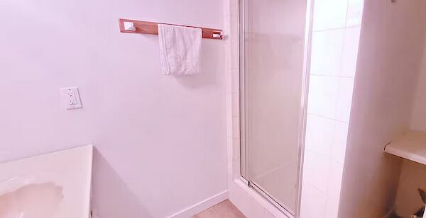 Calgary 1 bedroom Room For Rent for rent. Property photo: 684860-3