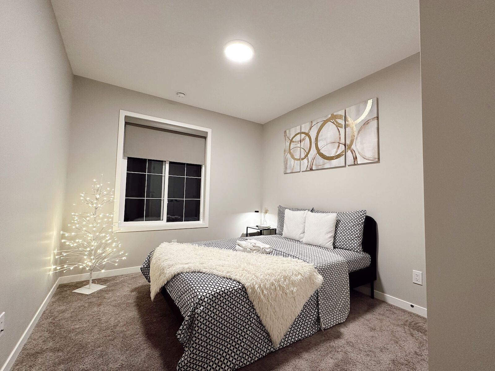 Calgary 1 bedroom Room For Rent for rent. Property photo: 684875-1