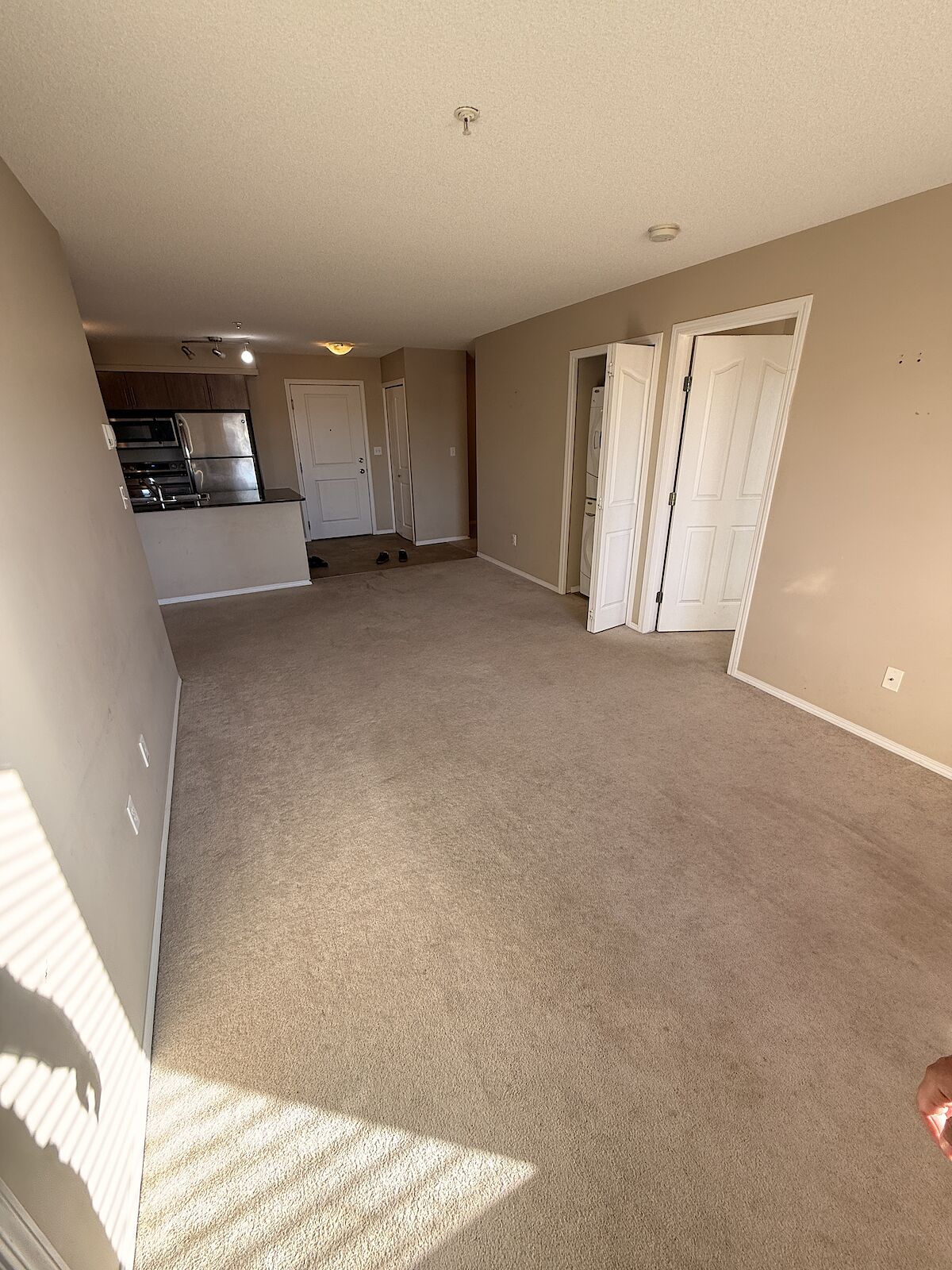 Airdrie 2 + Den bedrooms Condo Unit for rent. Property photo: 685065-1