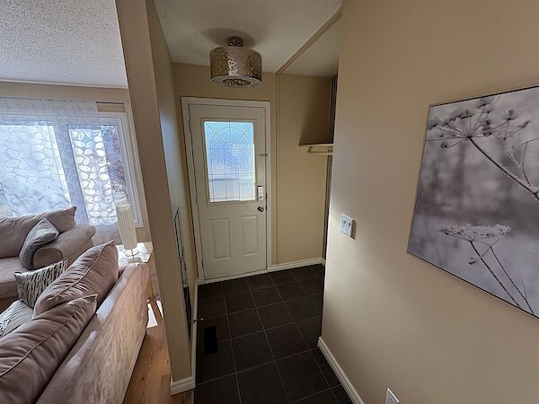 Fort Saskatchewan 3 bedrooms Main Floor for rent. Property photo: 685080-3