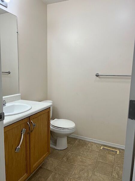 Edmonton 4 bedrooms House for rent. Property photo: 685087-3