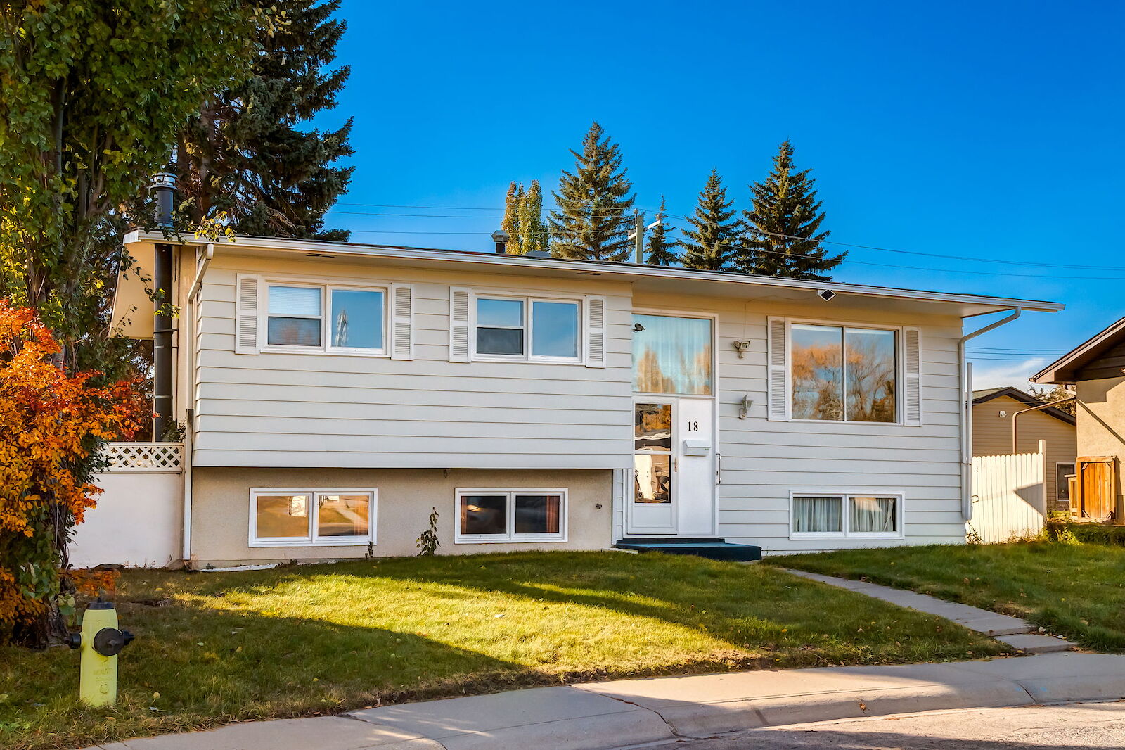 Calgary 4 bedrooms House for rent. Property photo: 685089-1