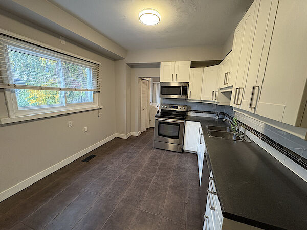 Hamilton 3 bedrooms Main Floor for rent. Property photo: 685164-2