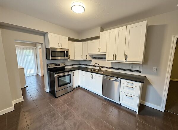 Hamilton 3 bedrooms Main Floor for rent. Property photo: 685164-3