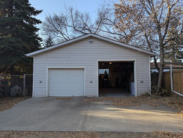 Edmonton 4 bedrooms House for rent. Property photo: 685180-3