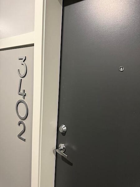 Calgary 2 bedrooms Condo Unit for rent. Property photo: 685269-2