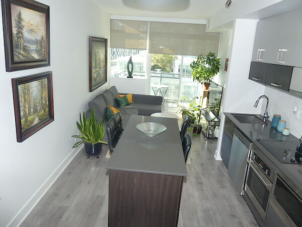 Calgary 1 bedroom Condo Unit for rent. Property photo: 685382-2