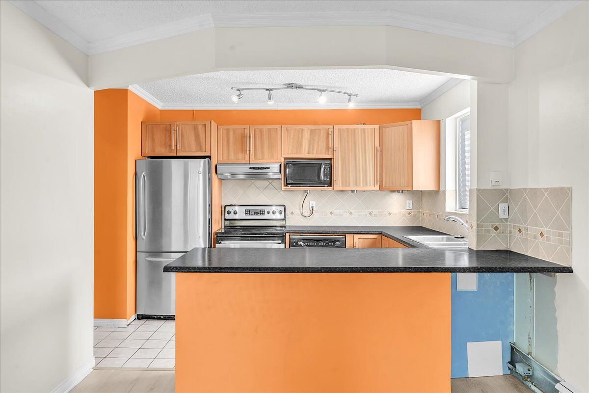 Calgary 2 bedrooms Condo Unit for rent. Property photo: 685530-1