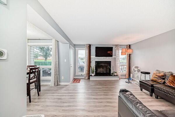 Edmonton 4 + Den bedrooms Townhouse for rent. Property photo: 685558-3