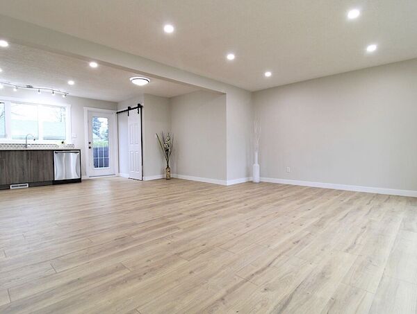 Leduc 3 bedrooms Main Floor for rent. Property photo: 685597-3