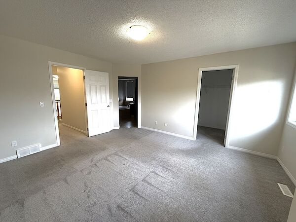 Okotoks 4 bedrooms House for rent. Property photo: 685599-3