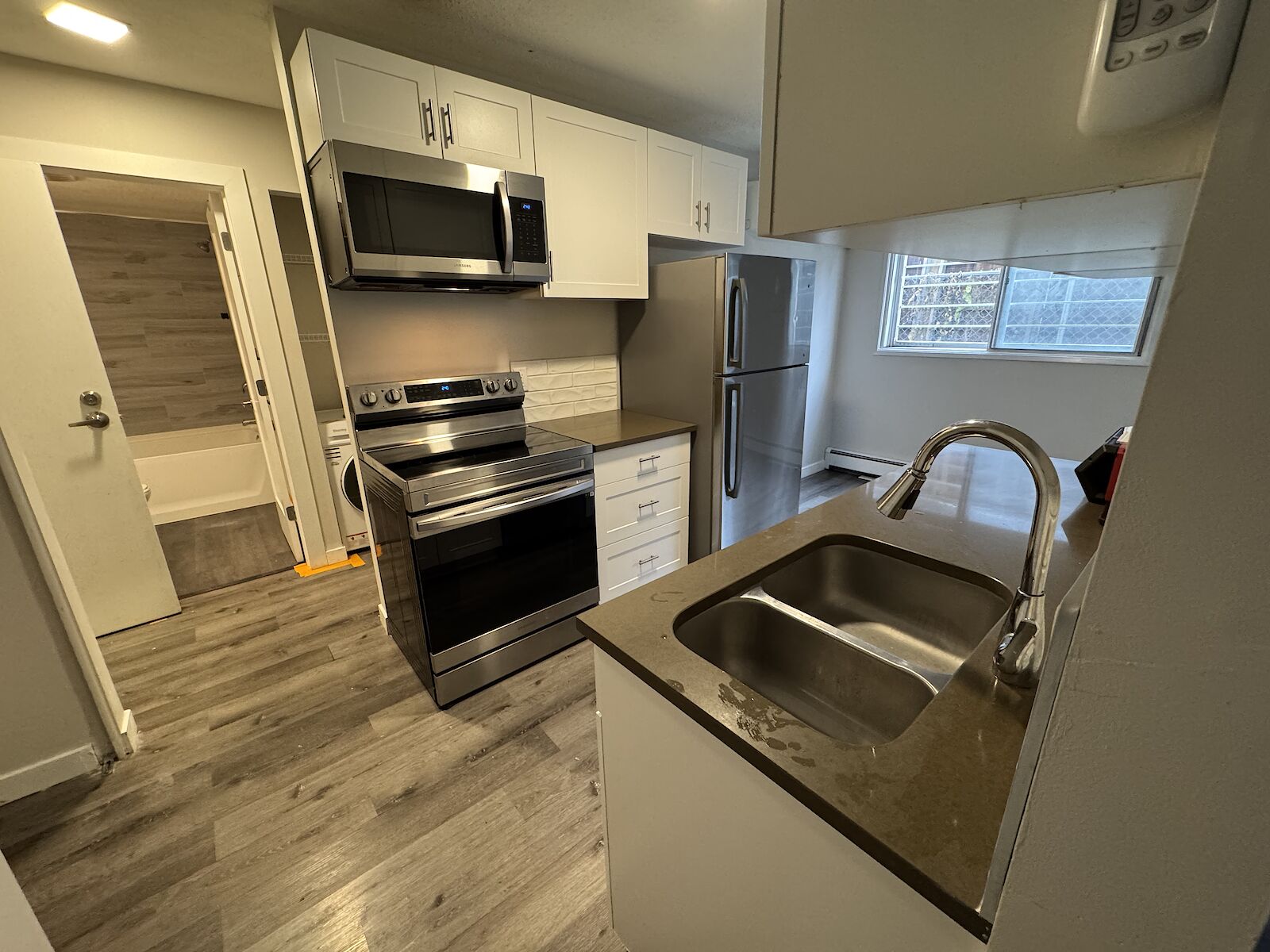 Calgary 1 bedroom Condo Unit for rent. Property photo: 685654-1