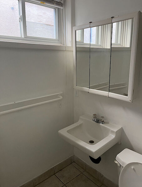 Calgary 1 bedroom Basement for rent. Property photo: 685691-3