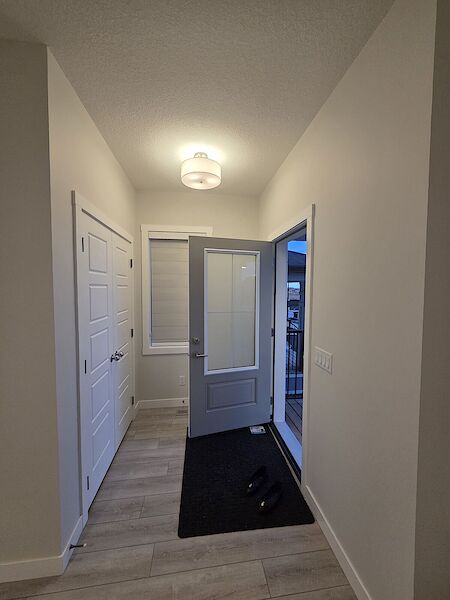 Calgary 3 + Den bedrooms Duplex for rent. Property photo: 685703-2
