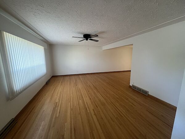 Calgary 2 bedrooms Main Floor for rent. Property photo: 685711-3