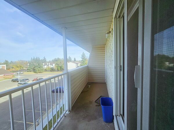 Edmonton 2 bedrooms Condo Unit for rent. Property photo: 685769-2