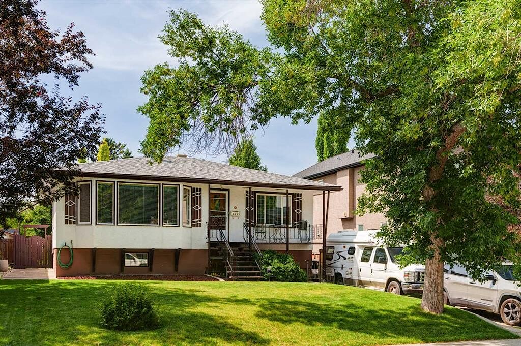 Calgary 3 bedrooms House for rent. Property photo: 685810-1