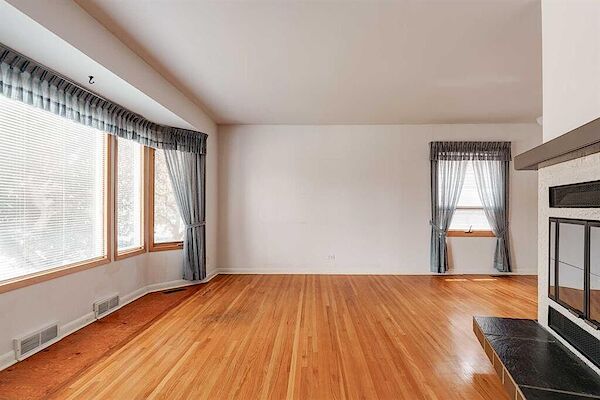 Calgary 3 bedrooms House for rent. Property photo: 685810-2