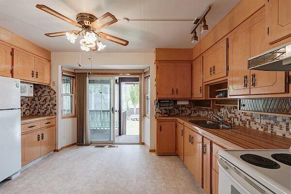 Calgary 3 bedrooms House for rent. Property photo: 685810-3