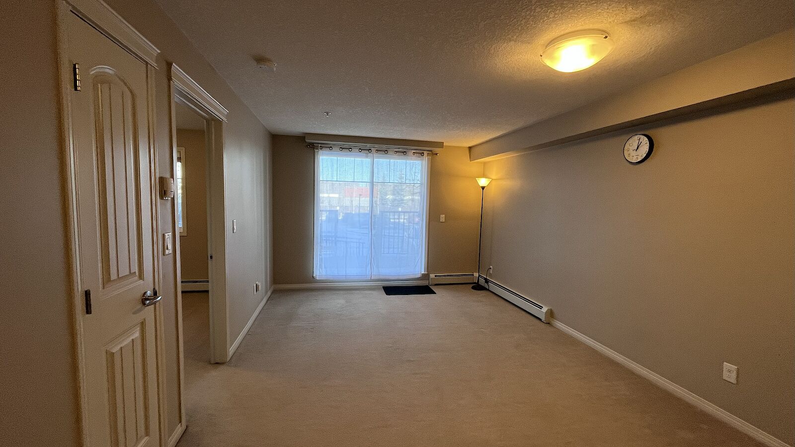 Calgary 1 bedroom Condo Unit for rent. Property photo: 685851-1