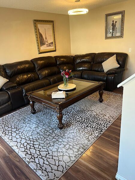 Calgary 3 bedrooms Duplex for rent. Property photo: 685863-2