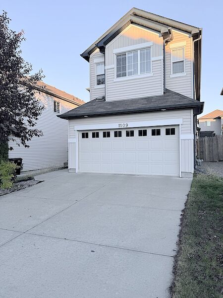 Edmonton 3 bedrooms House for rent. Property photo: 685885-2