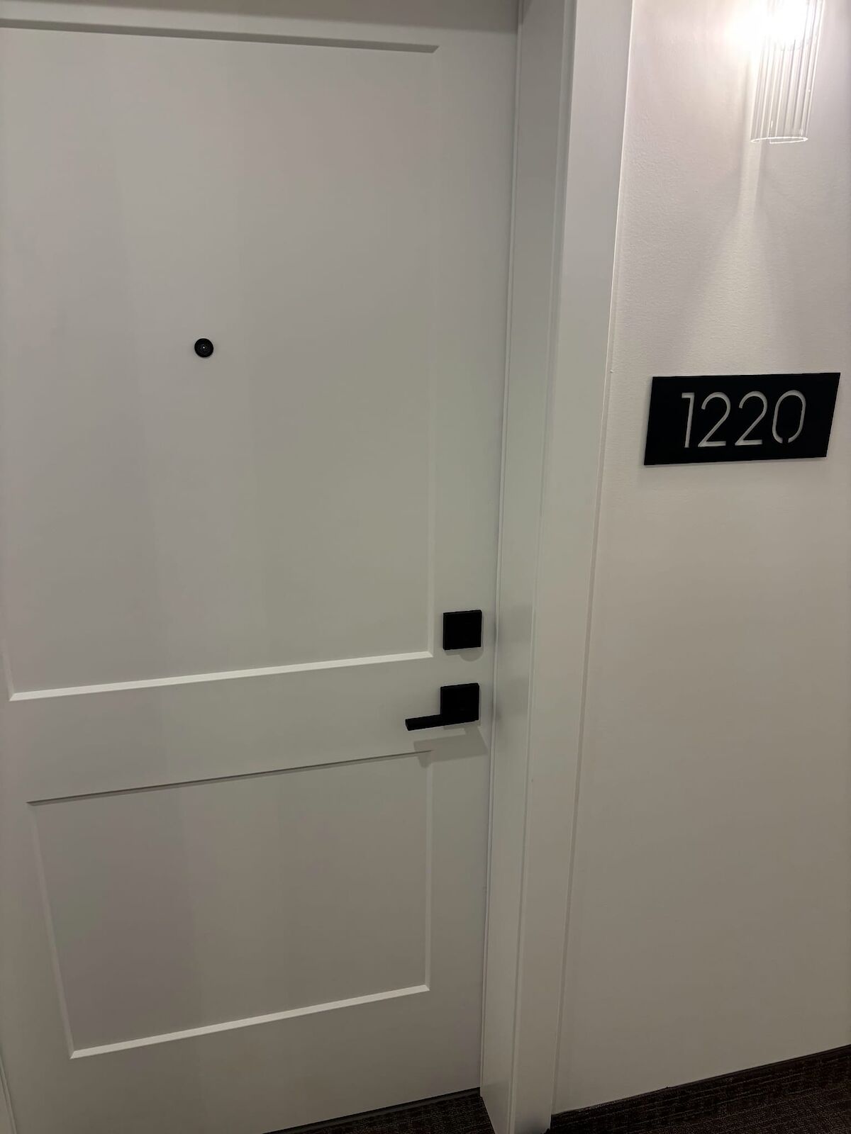 Calgary 1 bedroom Condo Unit for rent. Property photo: 685965-1