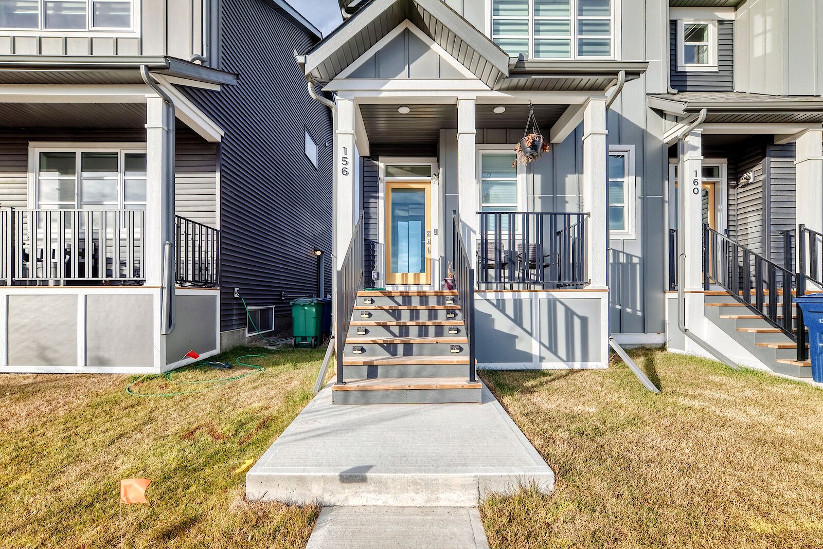 Airdrie 3 + Den bedrooms Duplex for rent. Property photo: 686012-1