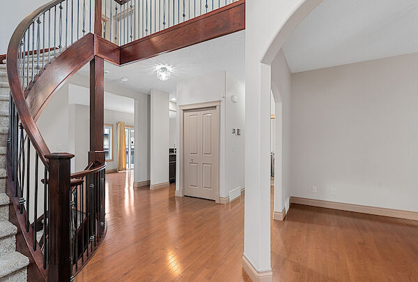 Chestermere 4 bedrooms House for rent. Property photo: 686014-3