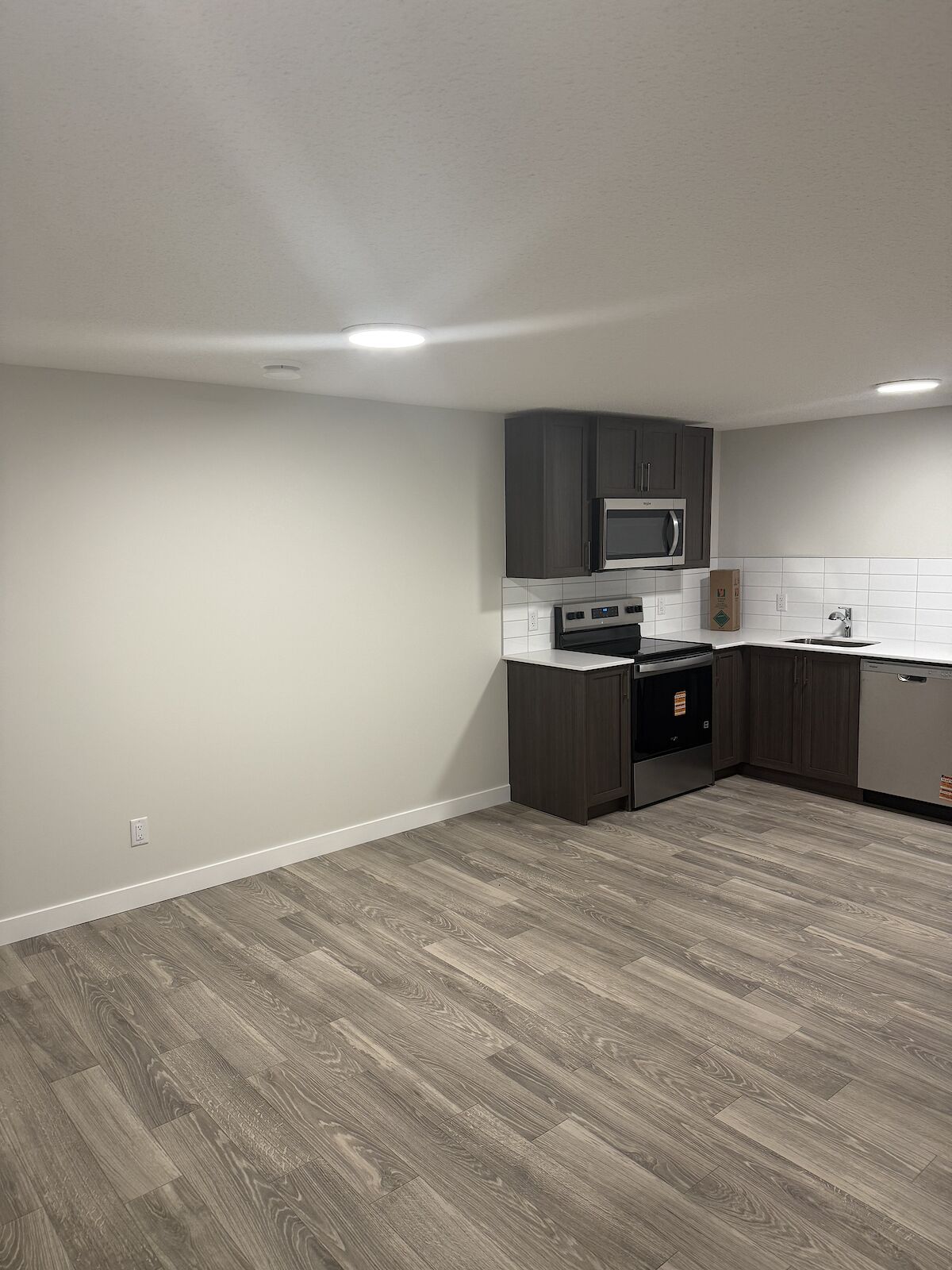 Calgary 2 bedrooms Basement for rent. Property photo: 686064-1