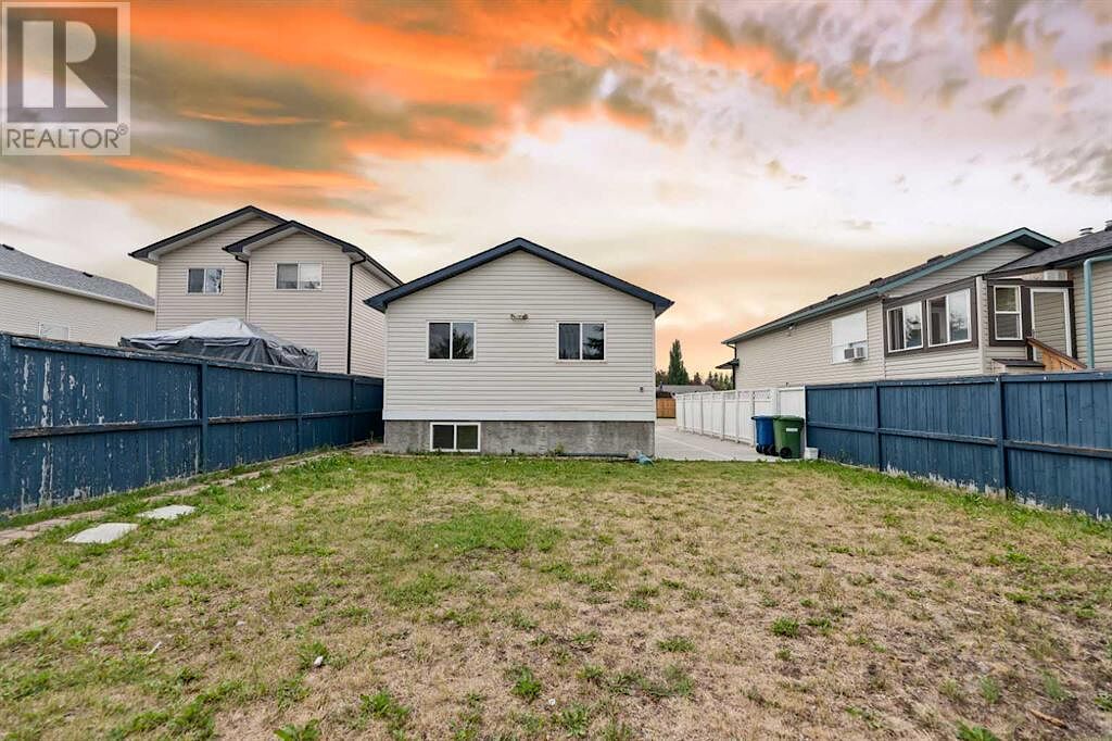 Airdrie 2 bedrooms Basement for rent. Property photo: 686190-1