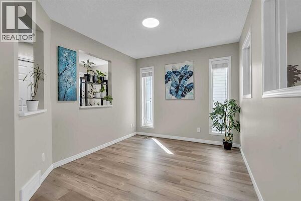 Calgary 4 bedrooms House for rent. Property photo: 686198-3