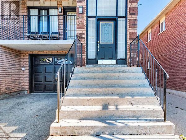 Mississauga 3 bedrooms House for rent. Property photo: 686225-2