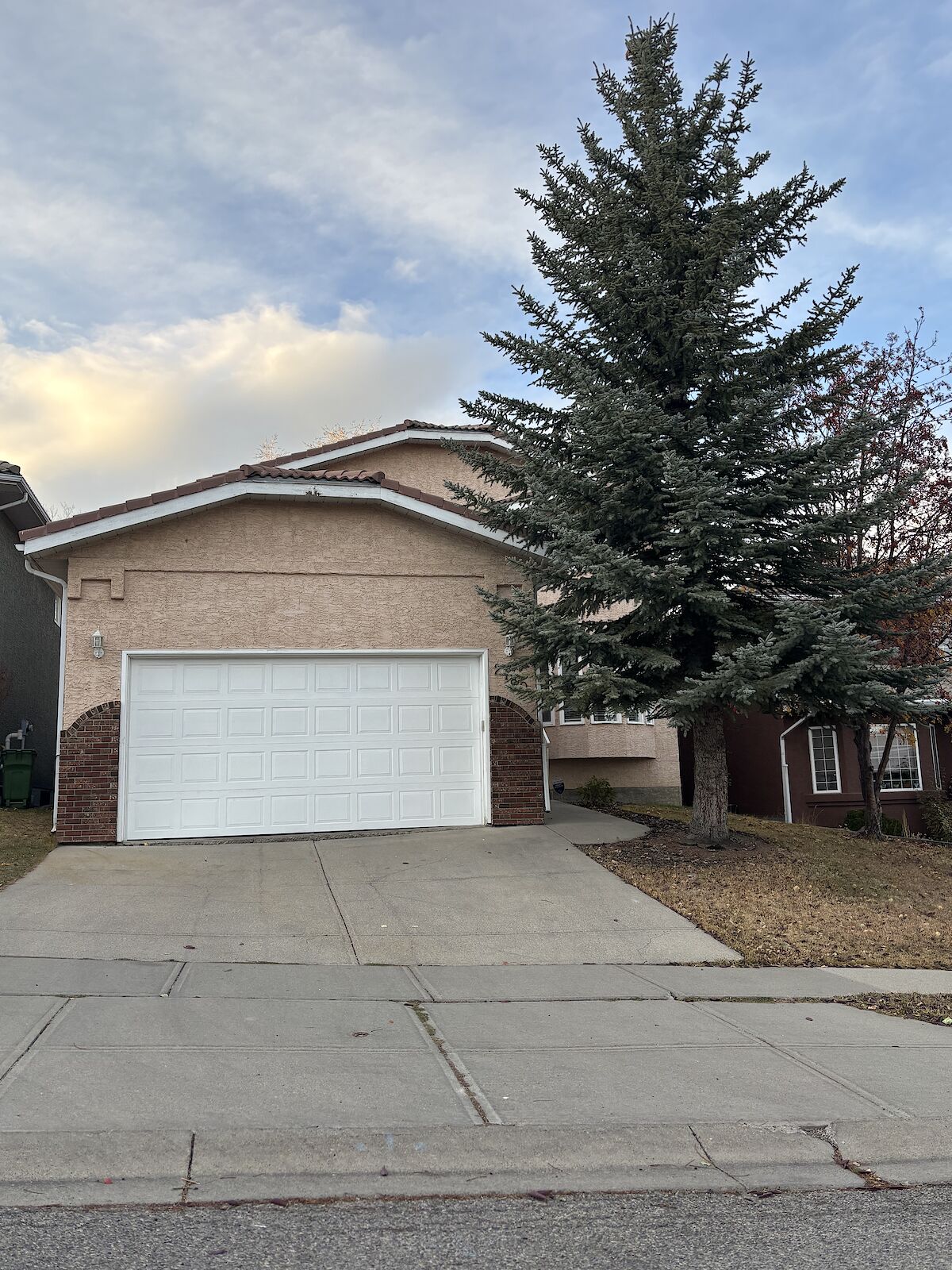 Calgary 4 + Den bedrooms House for rent. Property photo: 686226-1