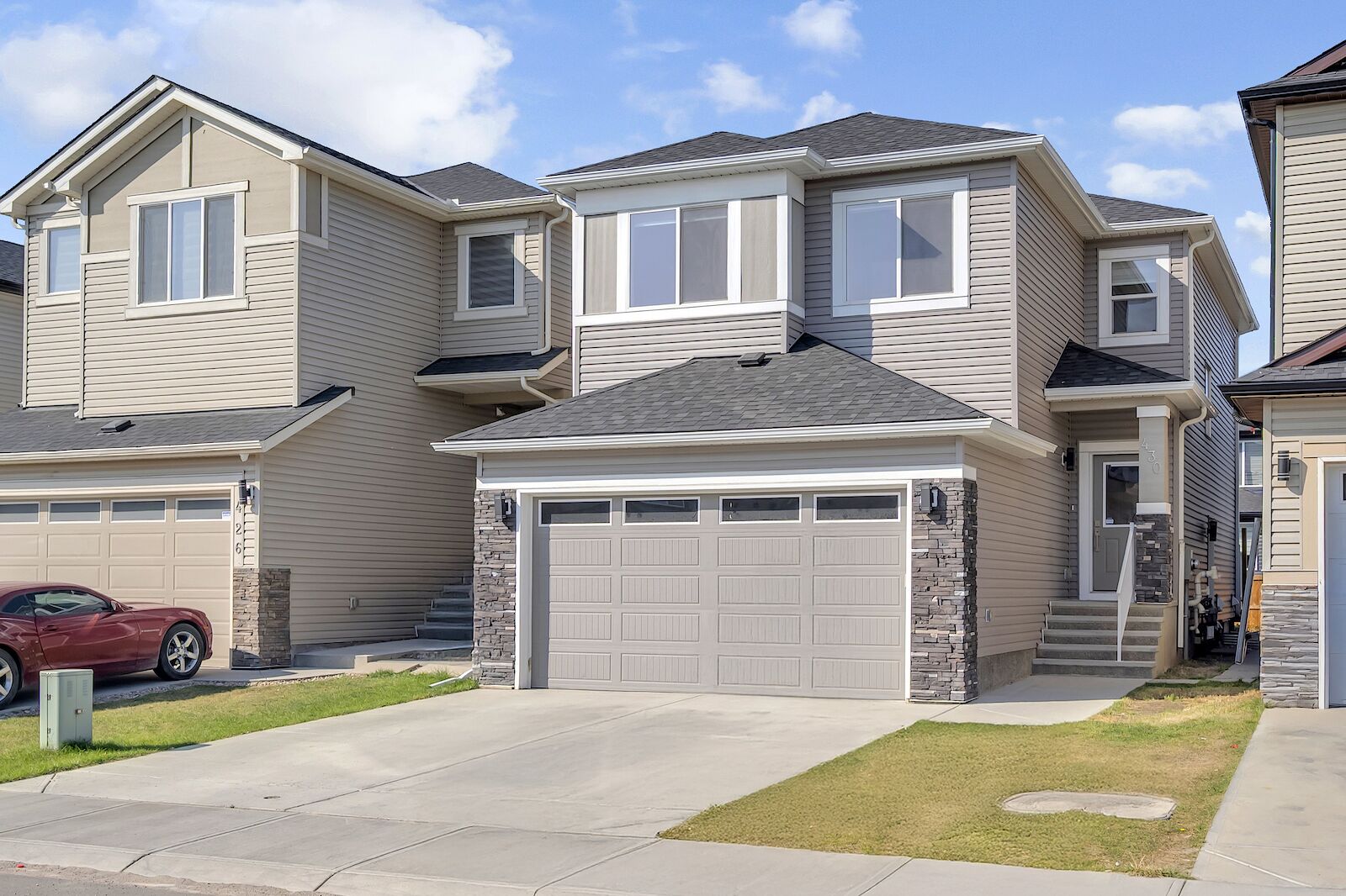 Calgary 4 bedrooms House for rent. Property photo: 686235-1