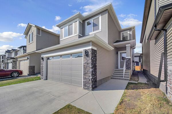 Calgary 4 bedrooms House for rent. Property photo: 686235-2