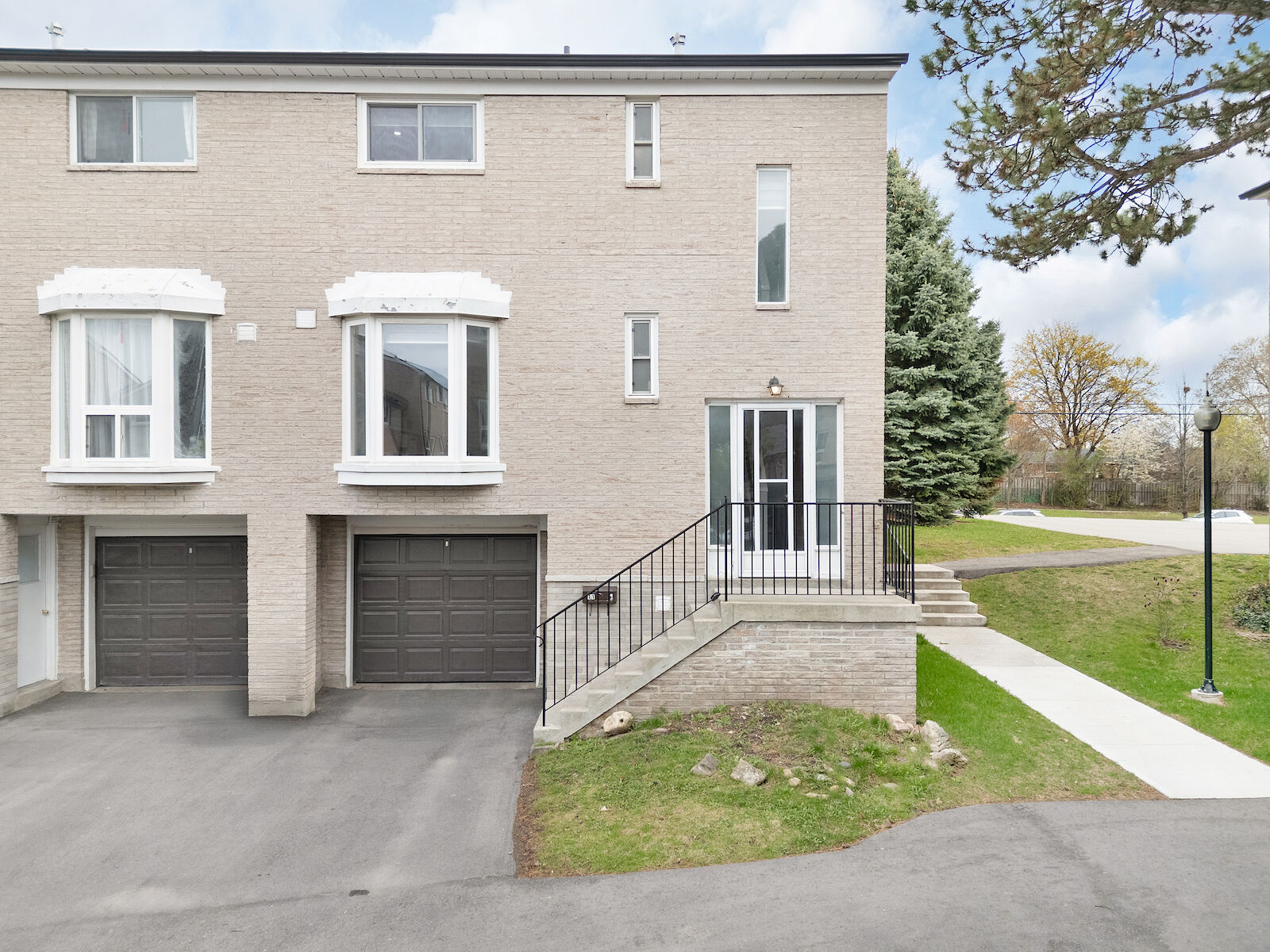 Toronto 3 bedrooms Townhouse for rent. Property photo: 686263-1