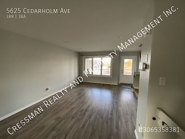 Regina 3 bedrooms Townhouse for rent. Property photo: 686347-2