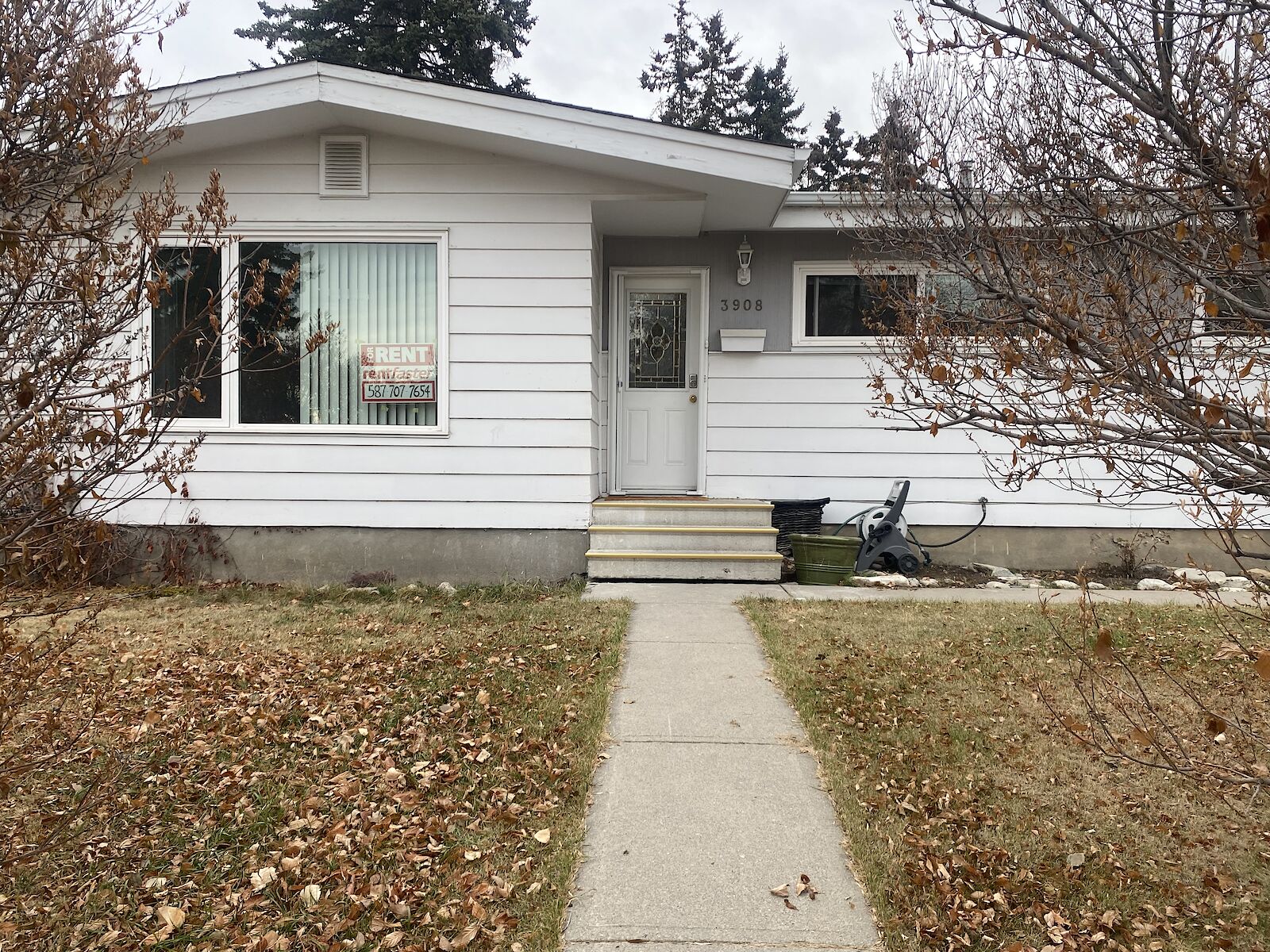 Calgary 3 + Den bedrooms House for rent. Property photo: 686426-1