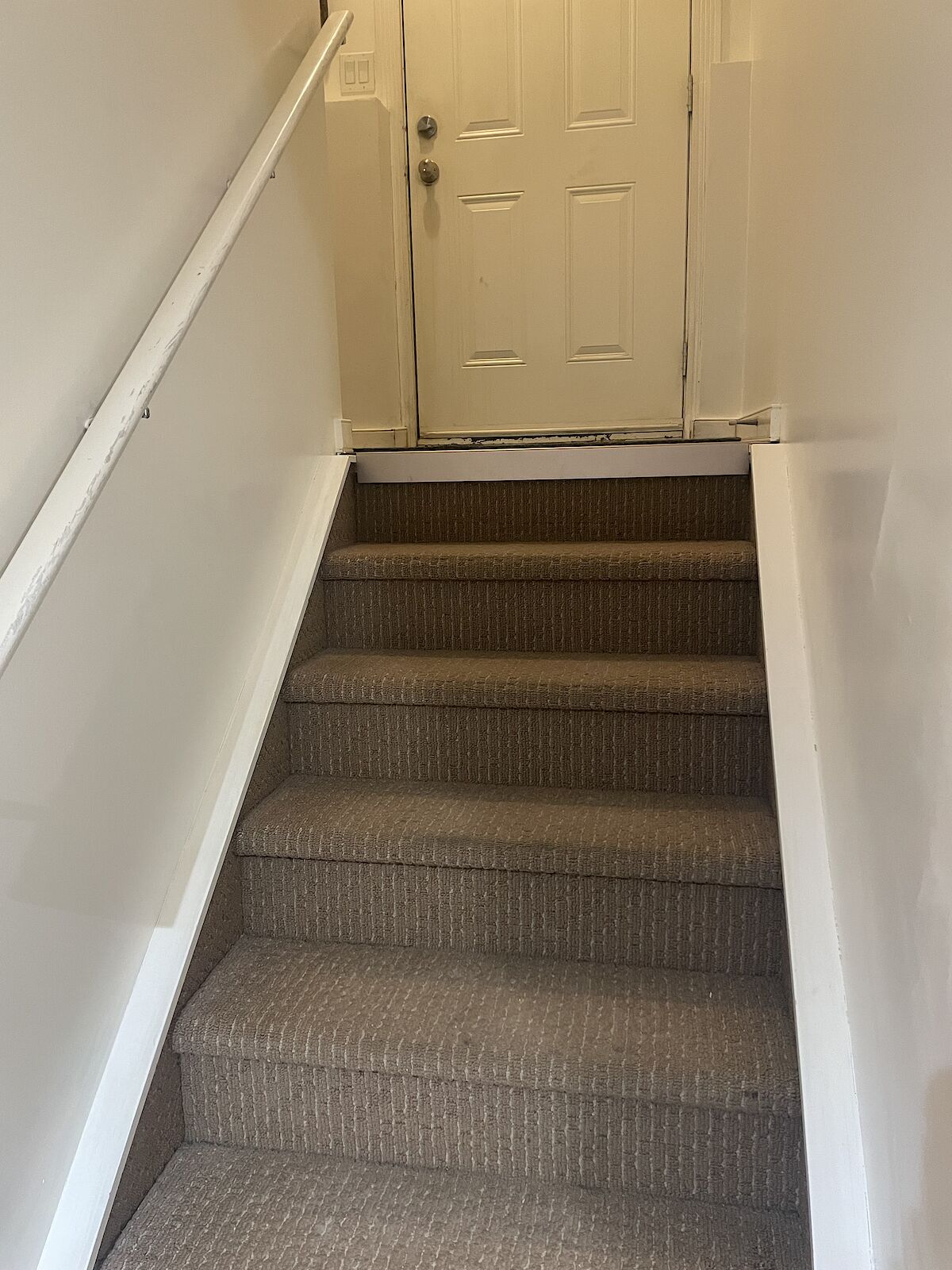 Calgary 2 bedrooms House for rent. Property photo: 686558-1