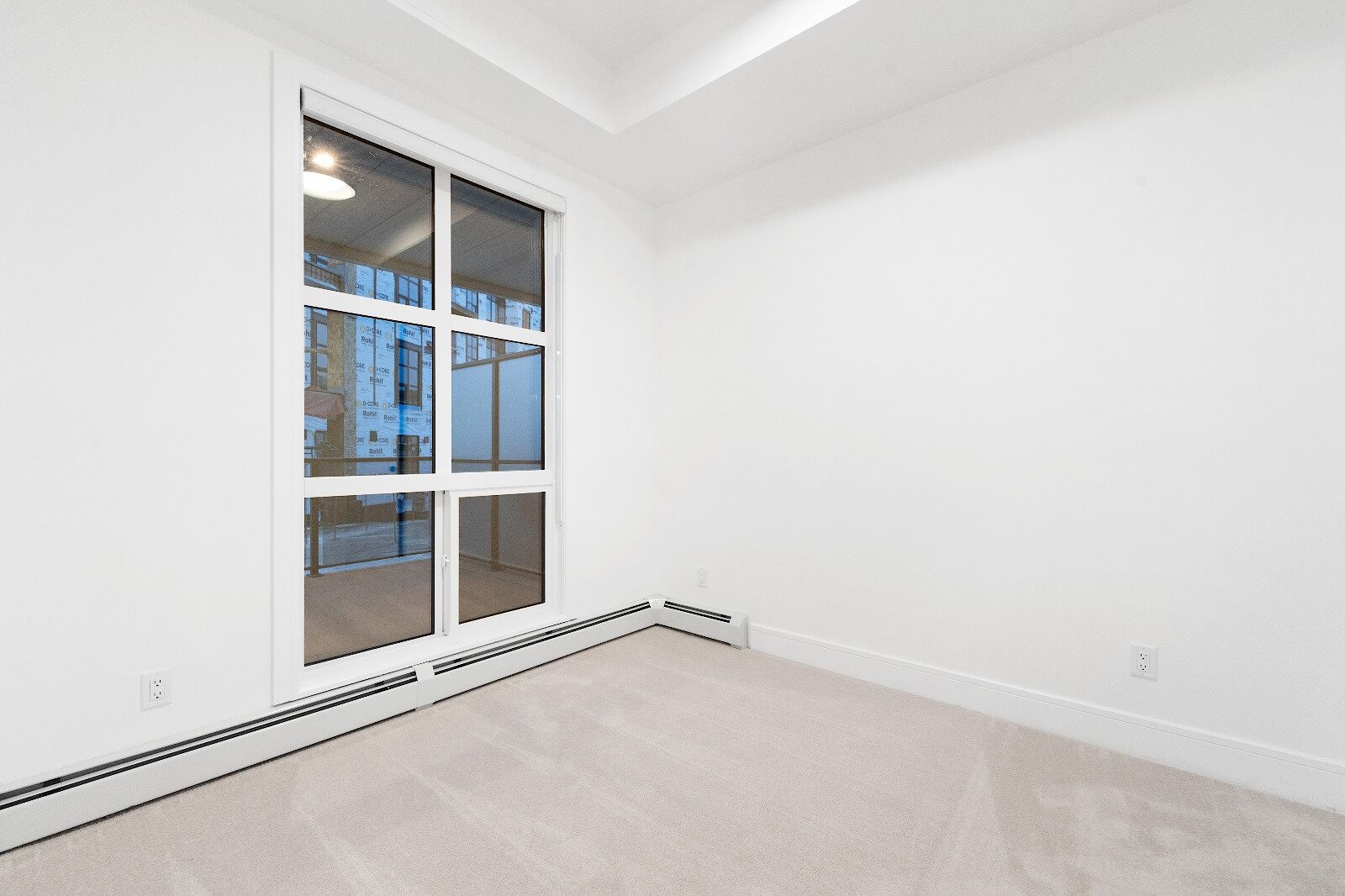 Calgary 1 bedroom Condo Unit for rent. Property photo: 686581-1